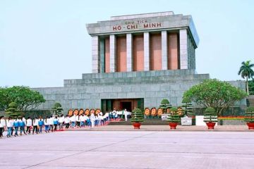 Essential Vietnam Tour