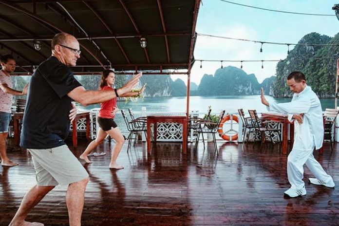Bai Tu Long Bay â€“ Thien Canh Son Cave â€“ Hon Gai Harbor