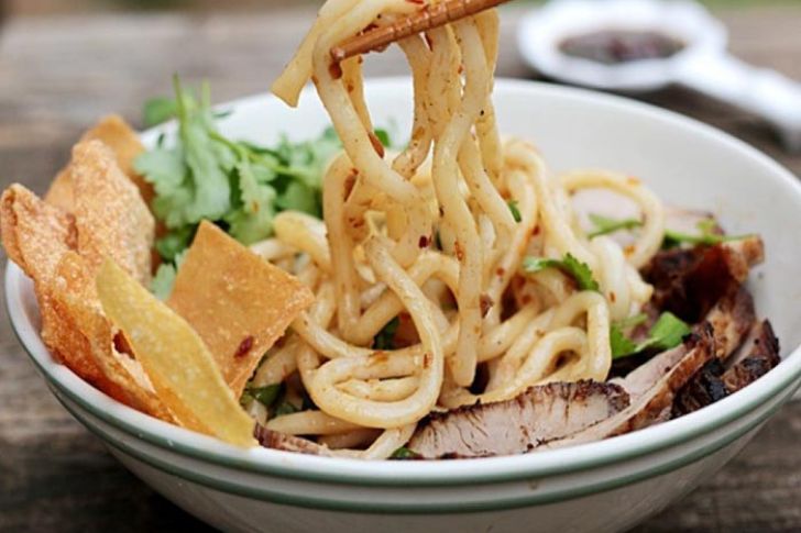 Cao lau - the essence of Hoi An food