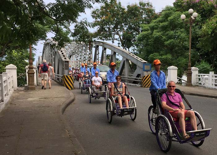 Ride a cyclo through Hue City
