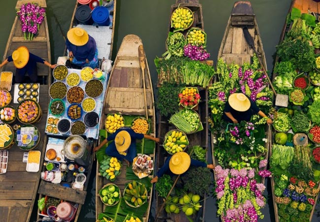 Boats fulled up with agricutural products